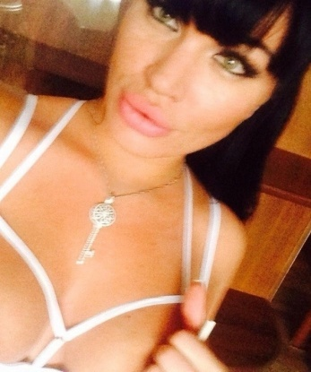 Соблазнительная красавица готова раскрыть все свои секреты и удовлетворить тебя по полной программе. Звони, и ты не пожалеешь об этой встрече! 1860, 33 года